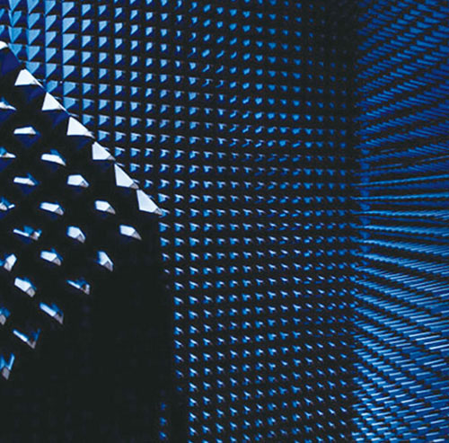 微波暗室是由哪些部分組成的?